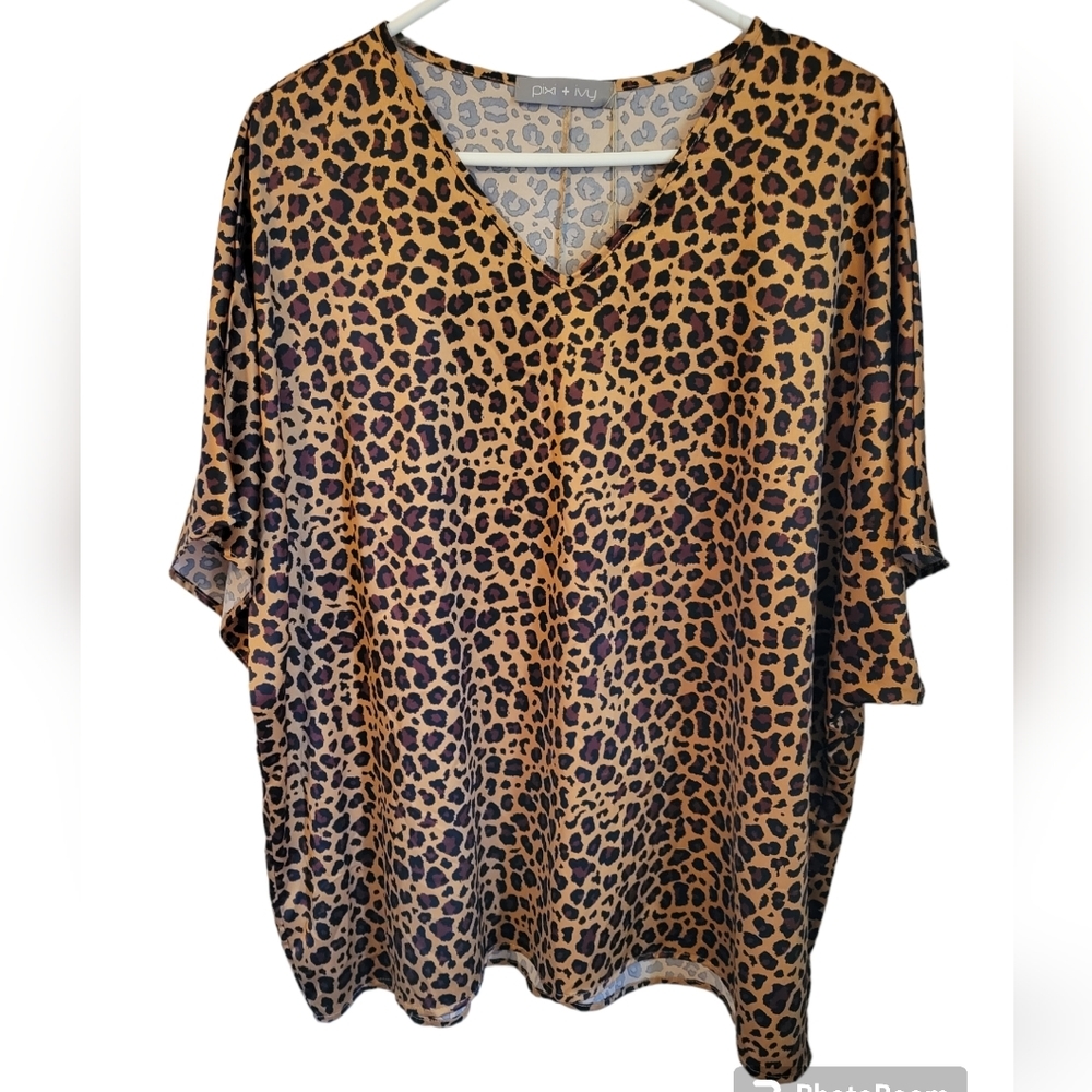 ⭐️NWT Pixi +Ivy Animal Print Top
